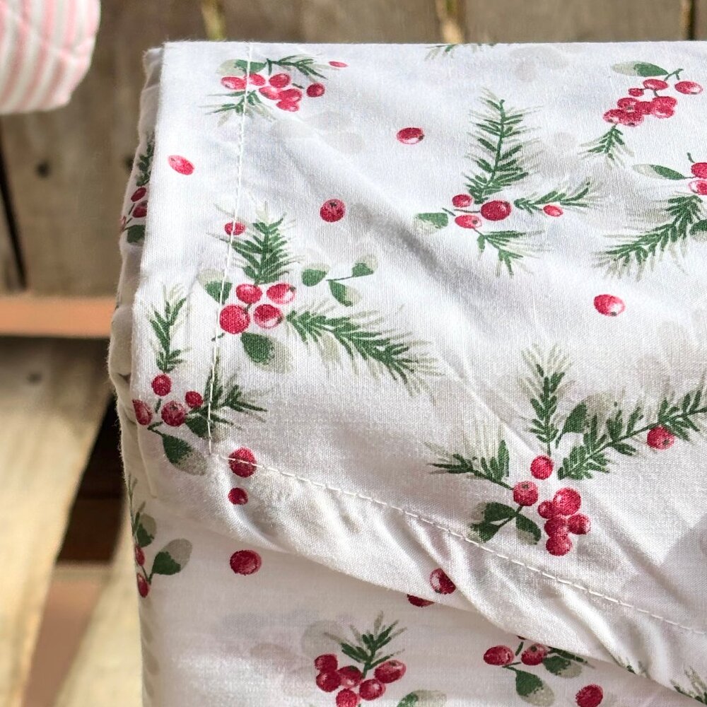 NEW Laura Ashley Cotton Percale QUEEN Size Sheet Set Mistletoe Berry Christmas